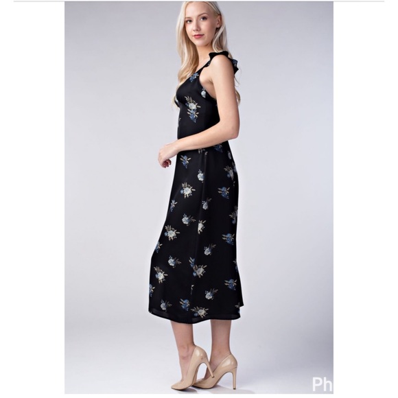 Leaf It Alone Maxi Dress - Picture 4 of 8